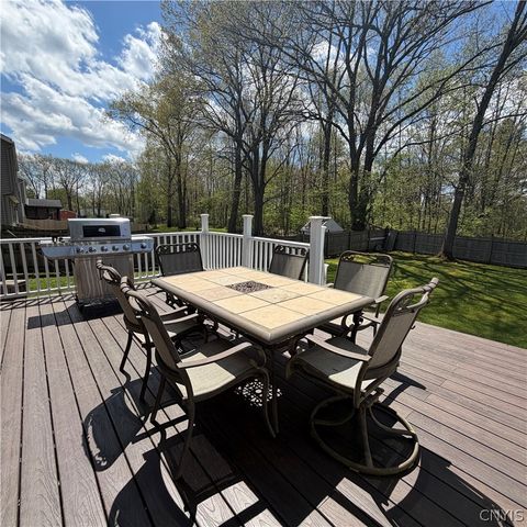 9525 Woodlawn Drive, Cicero, NY 13029