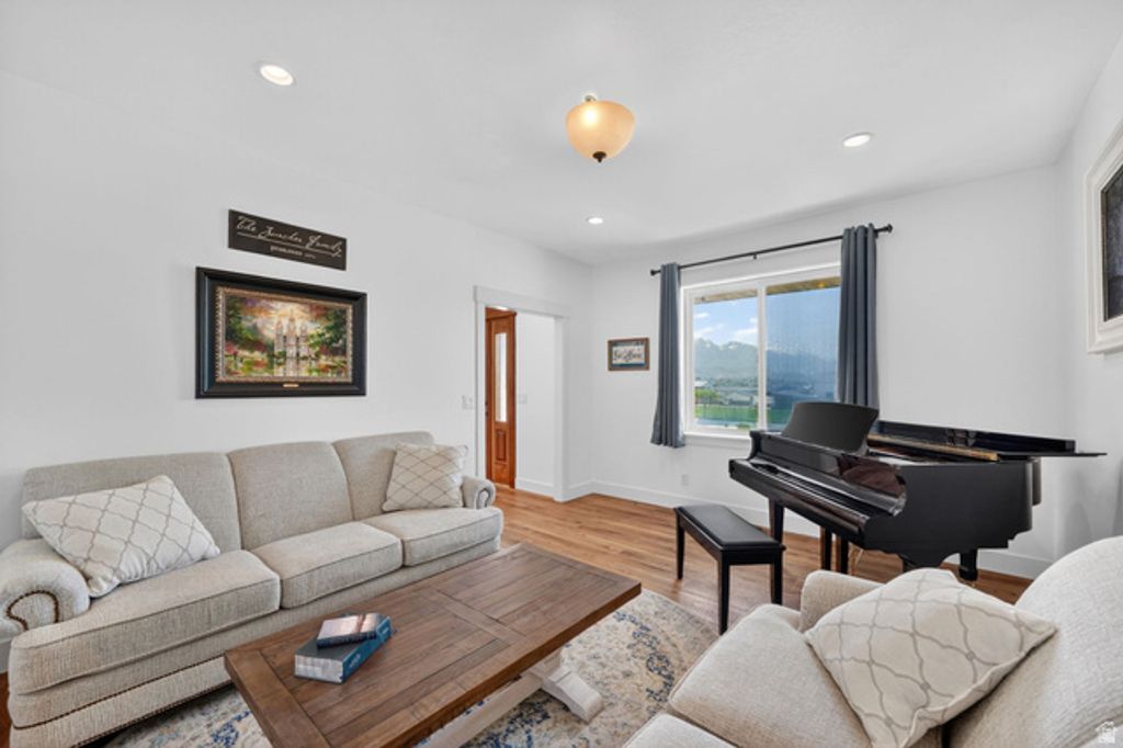 Image 10 of property listing at 70 W 1790 N, Genola, UT 84655