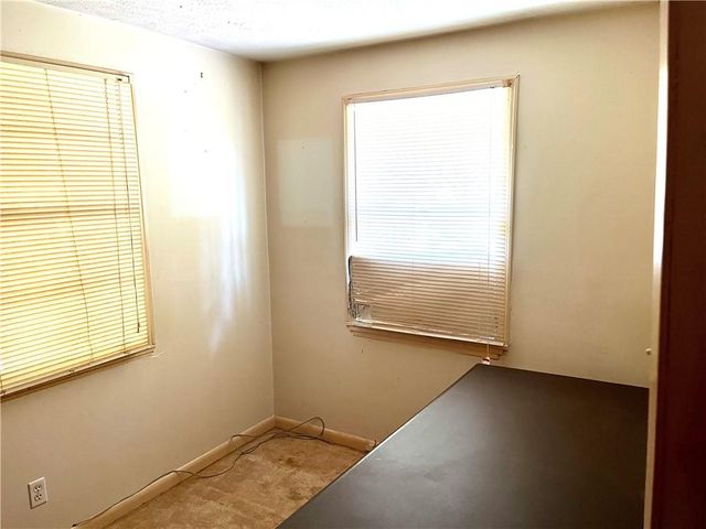 243 LONGSTREET Drive, Pineville, LA 71360