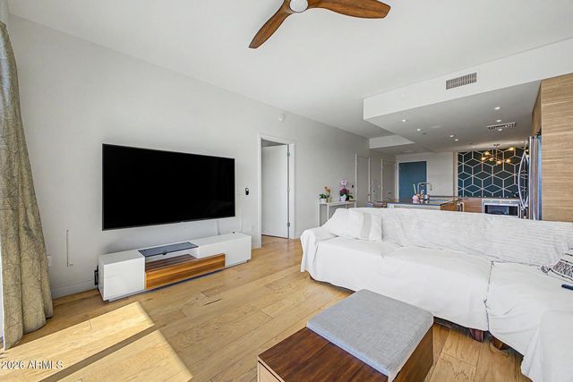 2300 E CAMPBELL Avenue 406, Phoenix, AZ 85016