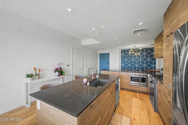 2300 E CAMPBELL Avenue 406, Phoenix, AZ 85016