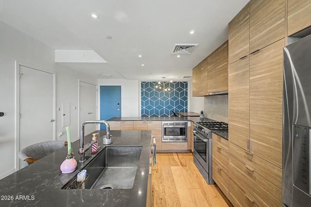 2300 E CAMPBELL Avenue 406, Phoenix, AZ 85016