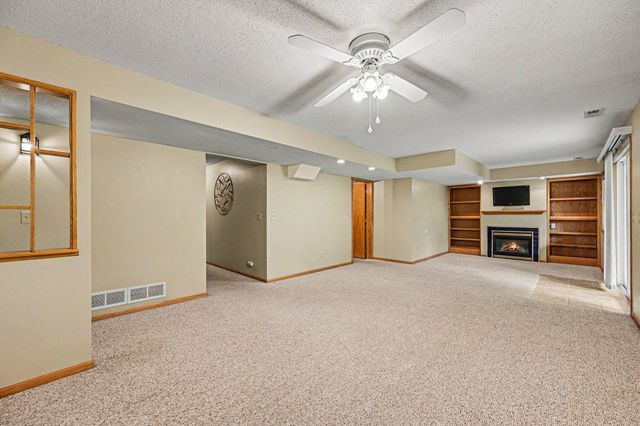 1452 Golf View Drive, River Falls, WI 54022