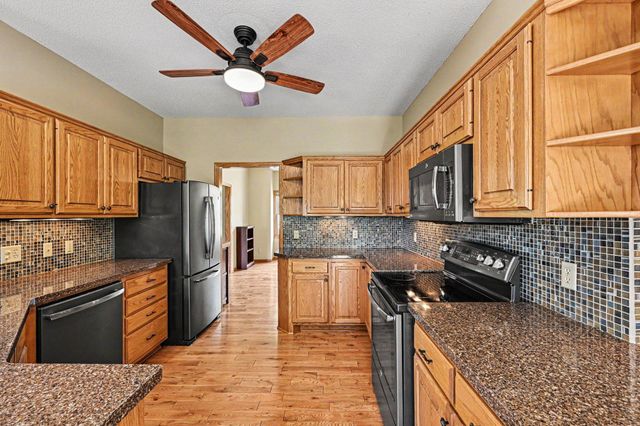1452 Golf View Drive, River Falls, WI 54022