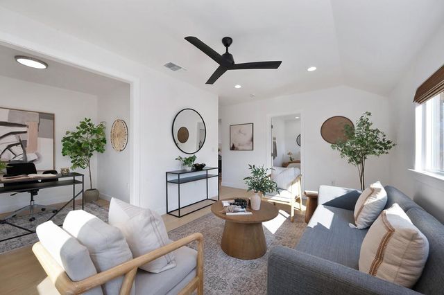 717 N Hobson, West Sacramento, CA 95605