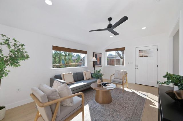 717 N Hobson, West Sacramento, CA 95605