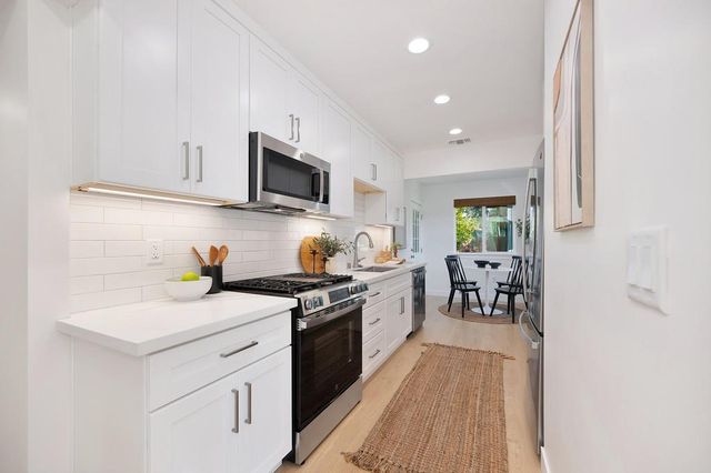 717 N Hobson, West Sacramento, CA 95605