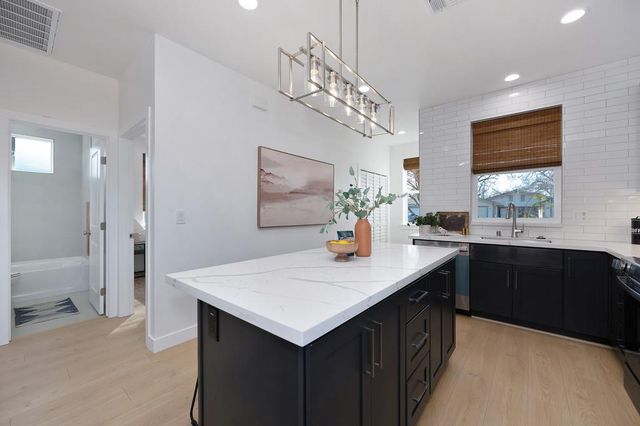 717 N Hobson, West Sacramento, CA 95605