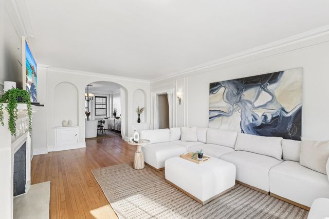 7321 S South Shore Drive 8D, Chicago, IL 60649