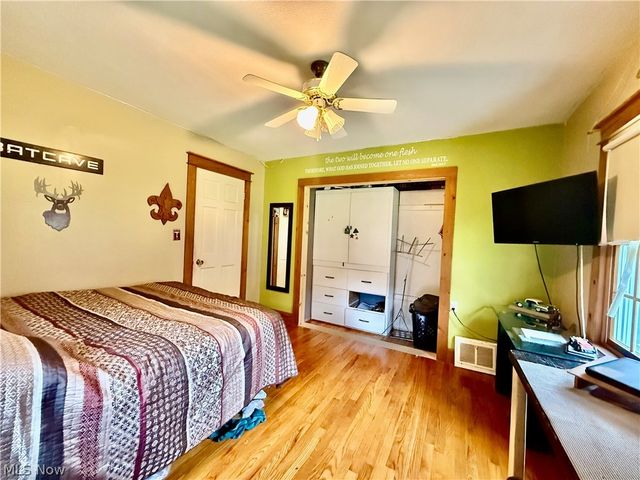 448 Hiwood Avenue, Munroe Falls, OH 44262
