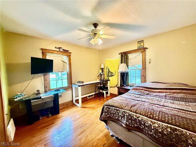 448 Hiwood Avenue, Munroe Falls, OH 44262