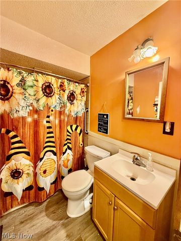 448 Hiwood Avenue, Munroe Falls, OH 44262