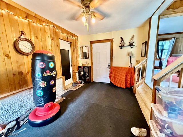 448 Hiwood Avenue, Munroe Falls, OH 44262