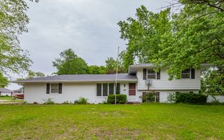 7405 Aurora Avenue, Urbandale, IA 50322