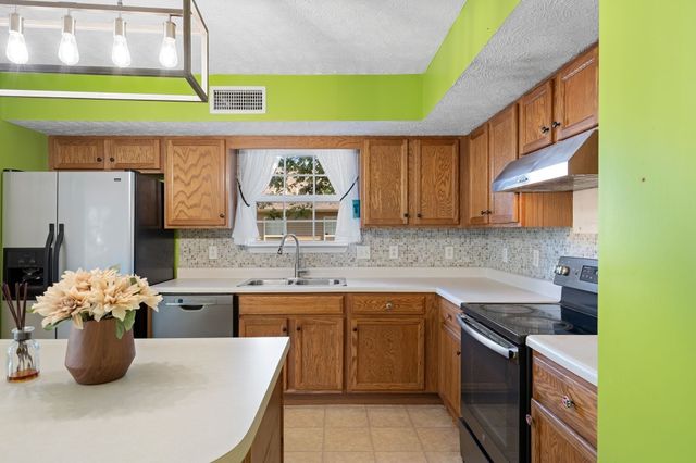 1504 Carrick Dr, Murfreesboro, TN 37128
