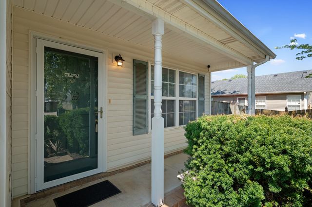 1504 Carrick Dr, Murfreesboro, TN 37128