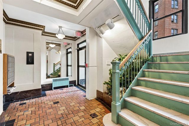 11 Alden Road 5L, Larchmont, NY 10538