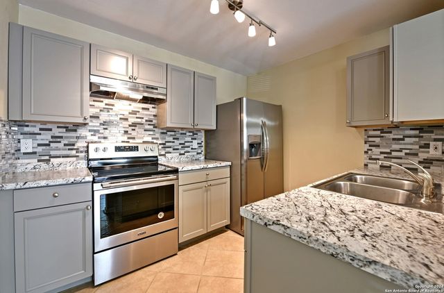 3402 RIDGE ASH, San Antonio, TX 78247