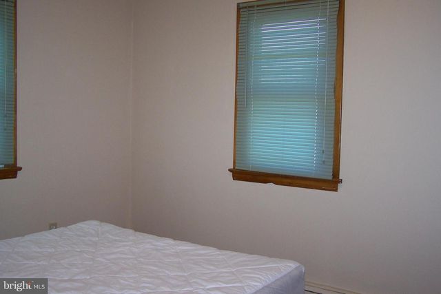 2 E NEW MARKET ST, Freeburg, PA 17827