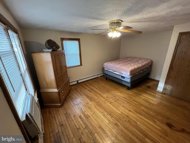 2 E NEW MARKET ST, Freeburg, PA 17827