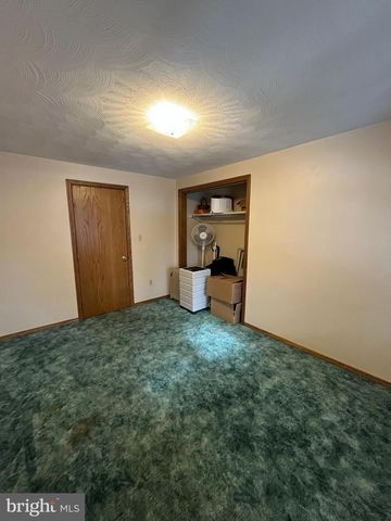 2 E NEW MARKET ST, Freeburg, PA 17827