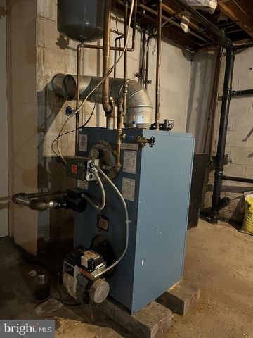 2 E NEW MARKET ST, Freeburg, PA 17827