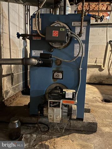 2 E NEW MARKET ST, Freeburg, PA 17827