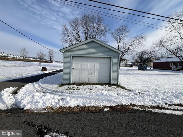 2 E NEW MARKET ST, Freeburg, PA 17827