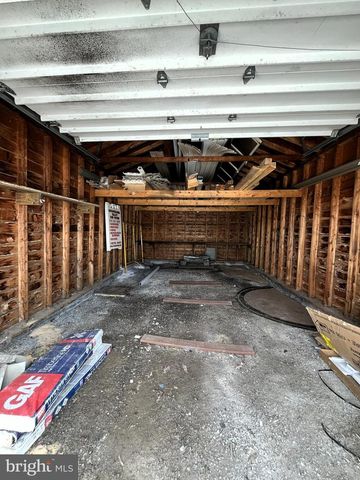 2 E NEW MARKET ST, Freeburg, PA 17827