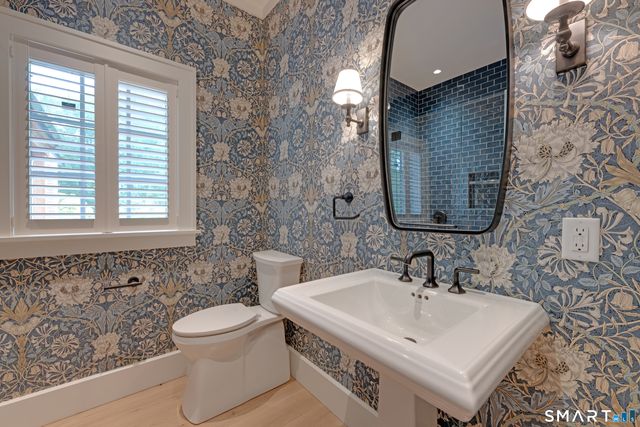 158 West Quasset Road, Woodstock, CT 06281