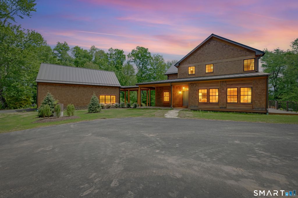 158 West Quasset Road, Woodstock, CT 06281
