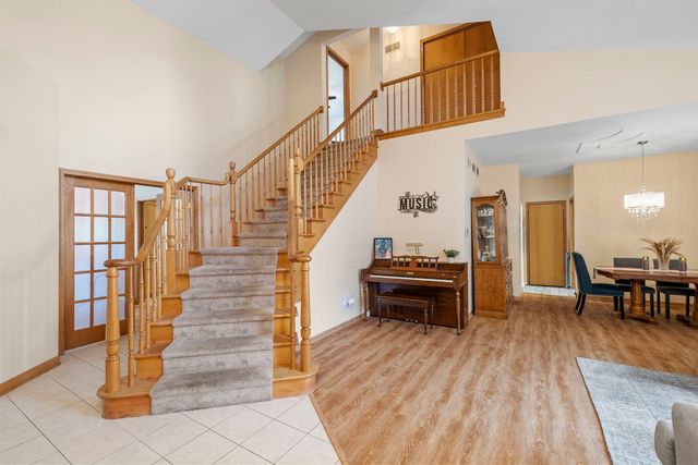 9 Lake Katherine Drive, Palos Heights, IL 60463