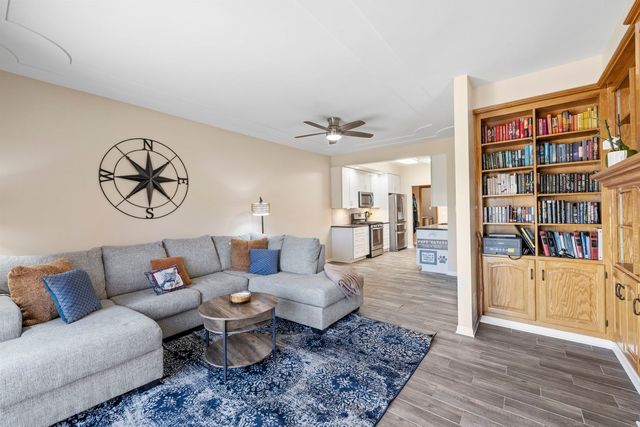 9 Lake Katherine Drive, Palos Heights, IL 60463