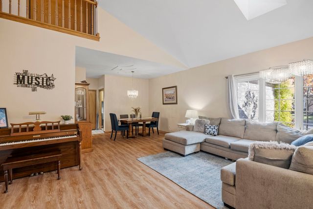 9 Lake Katherine Drive, Palos Heights, IL 60463