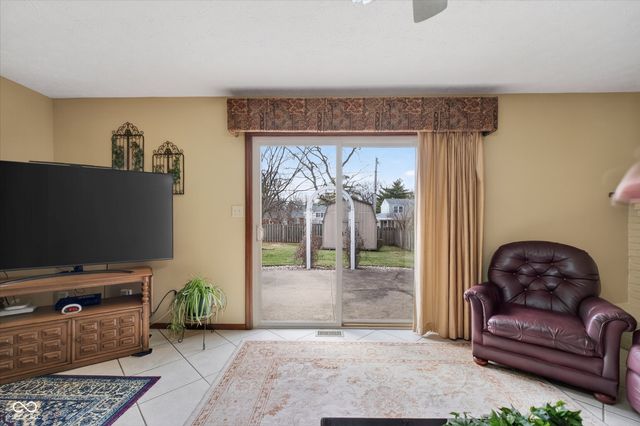 680 Colonial Way, Greenwood, IN 46142