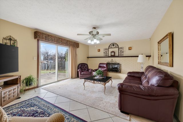 680 Colonial Way, Greenwood, IN 46142