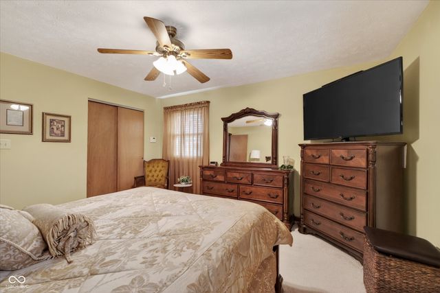 680 Colonial Way, Greenwood, IN 46142