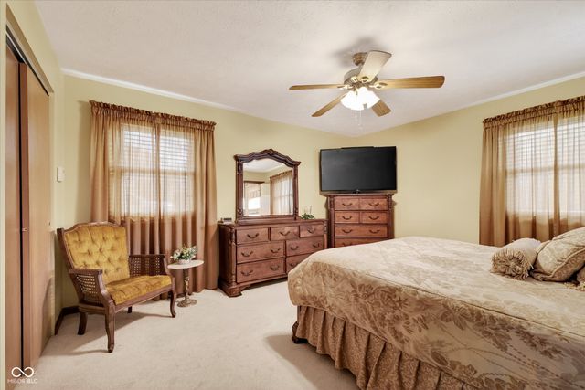 680 Colonial Way, Greenwood, IN 46142