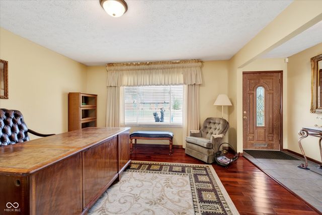 680 Colonial Way, Greenwood, IN 46142