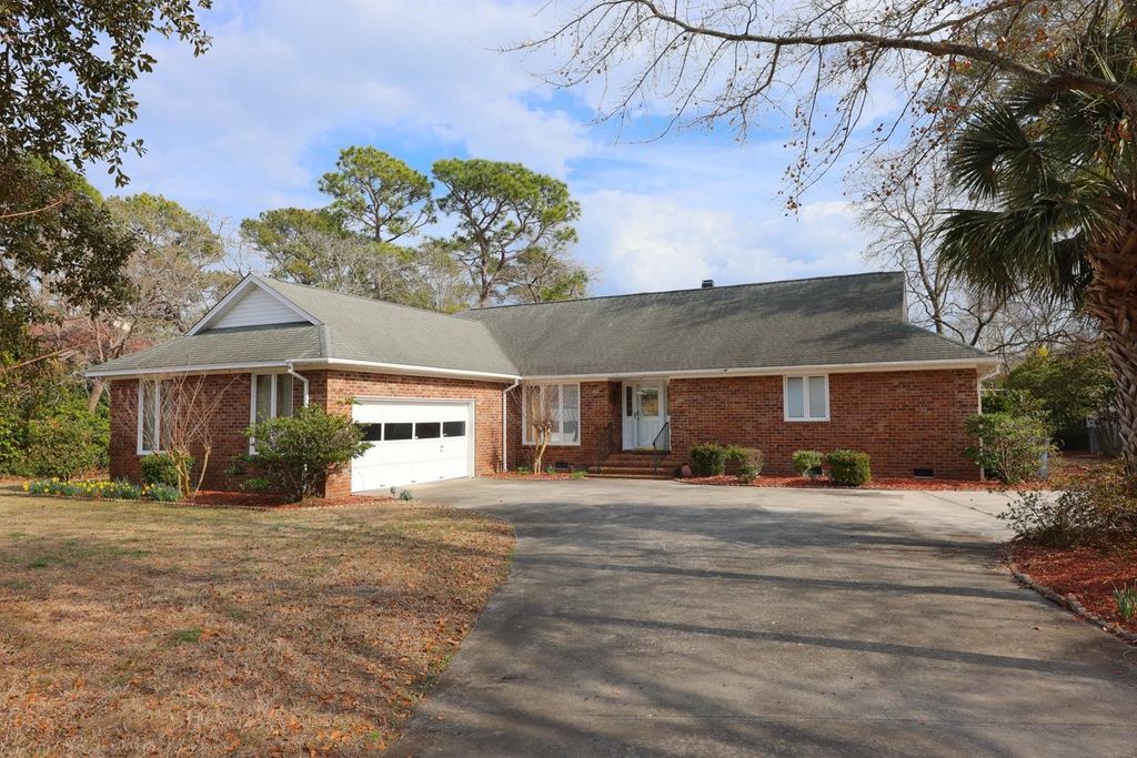4704 Pine Lake Dr., Myrtle Beach, SC 29577