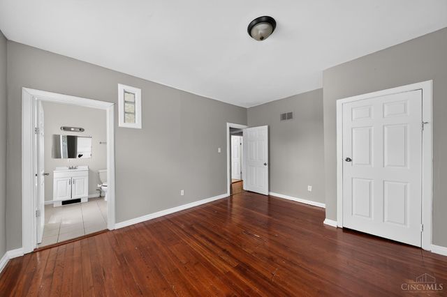 6718 E Ledge Street, Cincinnati, OH 45227