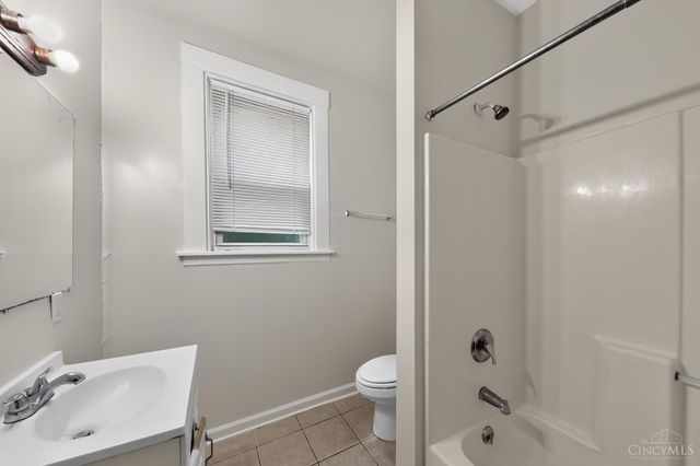 6718 E Ledge Street, Cincinnati, OH 45227