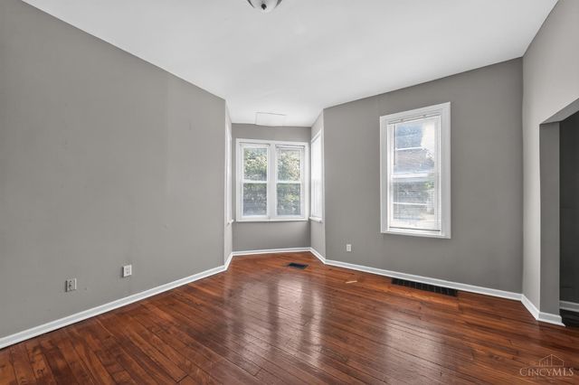 6718 E Ledge Street, Cincinnati, OH 45227