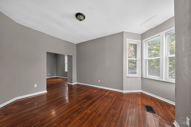 6718 E Ledge Street, Cincinnati, OH 45227