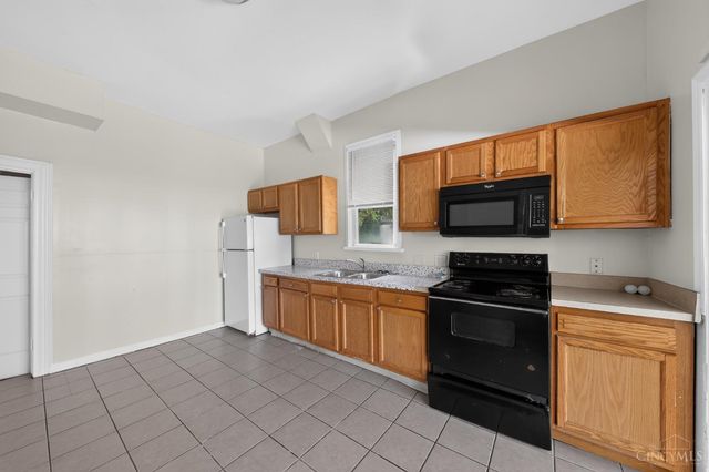 6718 E Ledge Street, Cincinnati, OH 45227