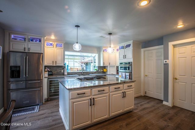 735 Whiskey Jack Circle, Sandpoint, ID 83864