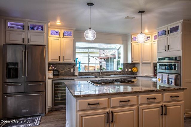735 Whiskey Jack Circle, Sandpoint, ID 83864