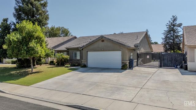 11713 Darlington Avenue, Bakersfield, CA 93312