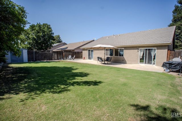 11713 Darlington Avenue, Bakersfield, CA 93312