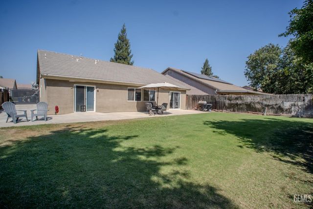 11713 Darlington Avenue, Bakersfield, CA 93312
